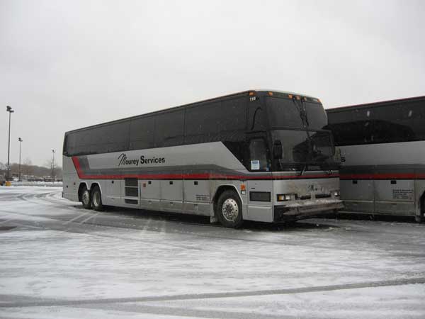 在深圳為什么越來(lái)越多的人喜歡選擇租大巴車呢?